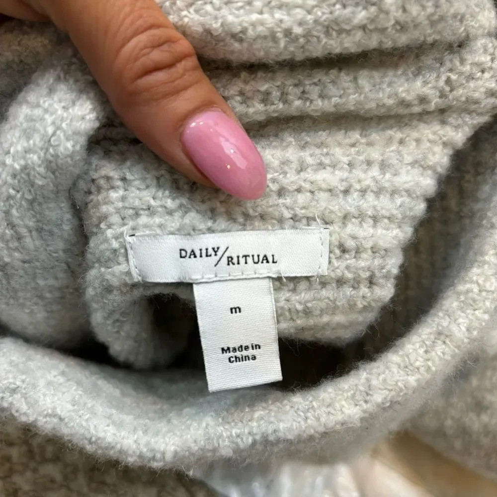 Ladies Daily Ritual Brand Grey Wool Blend Mock Neck‎ Sweater Size Medium